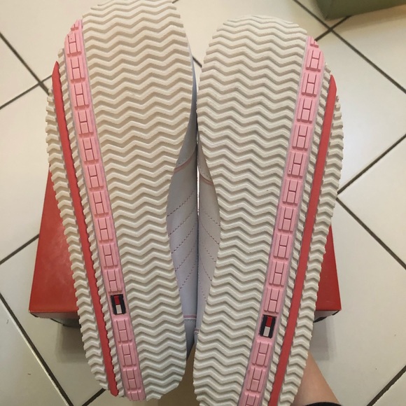 🎁SALE🎁 BNIB 2000s Y2K Tommy Hilfiger Sneakers - Picture 4 of 5